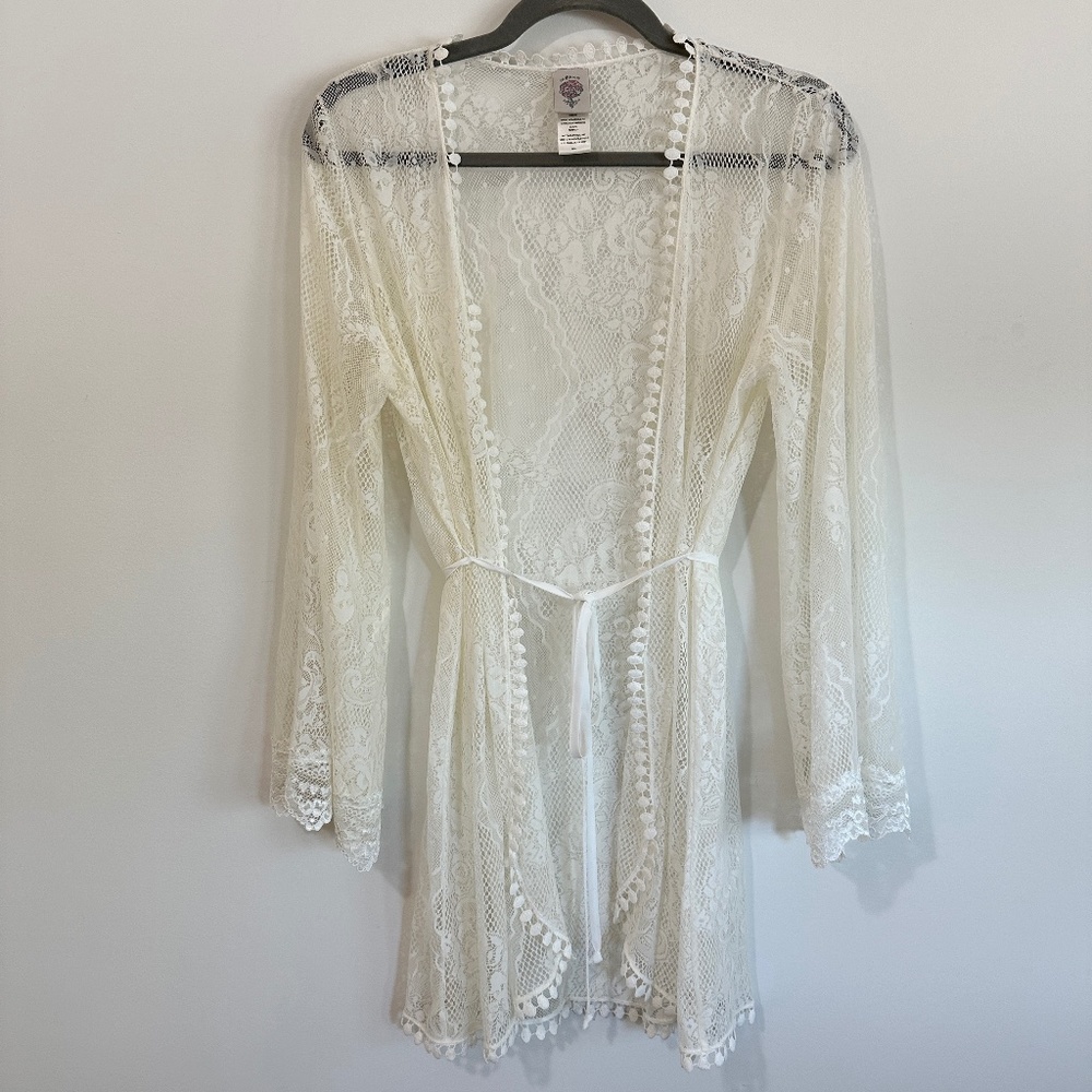 NWOT In Bloom White Lace Robe Cover Women's M